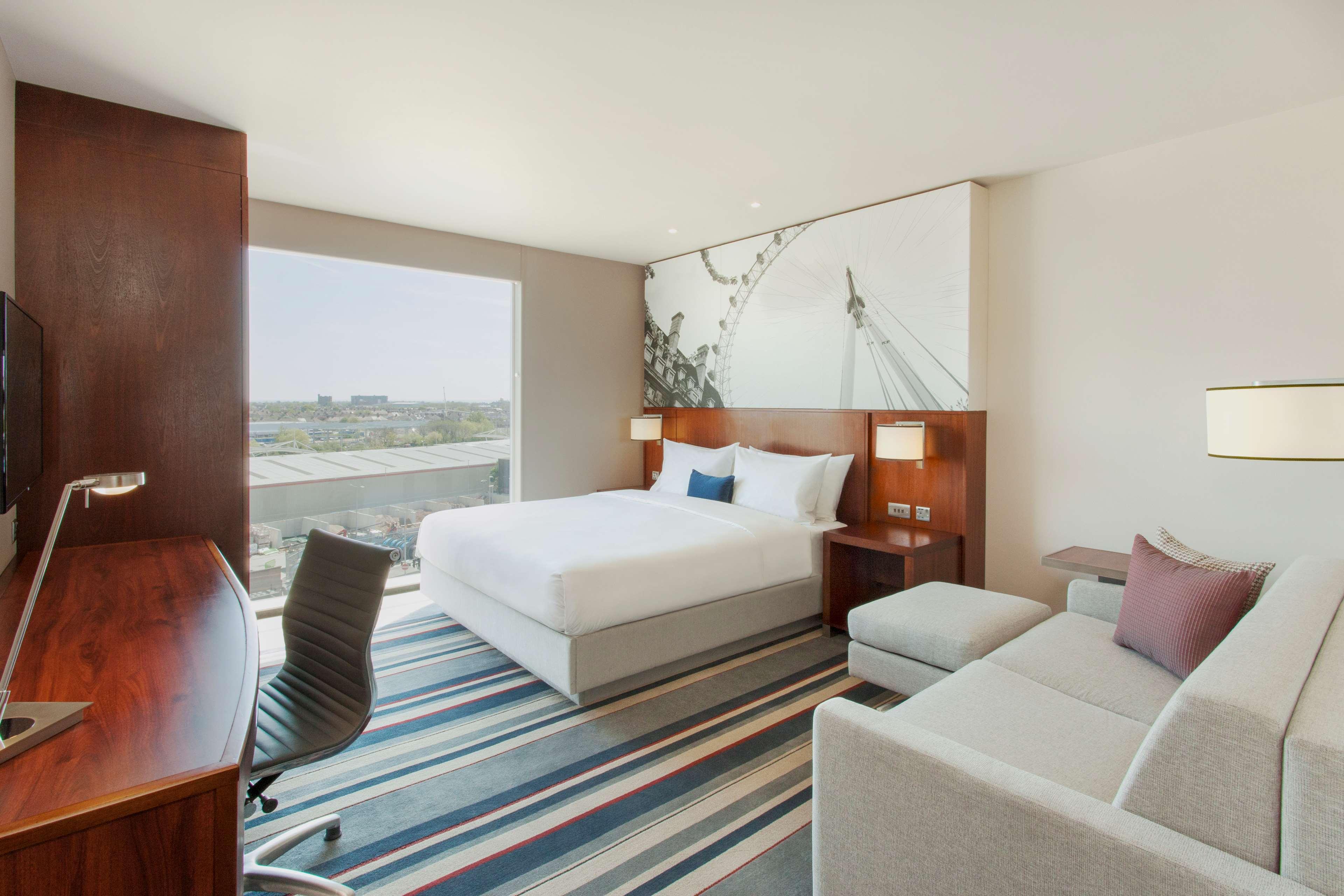 Hyatt Place West London Hayes Хитроу Экстерьер фото