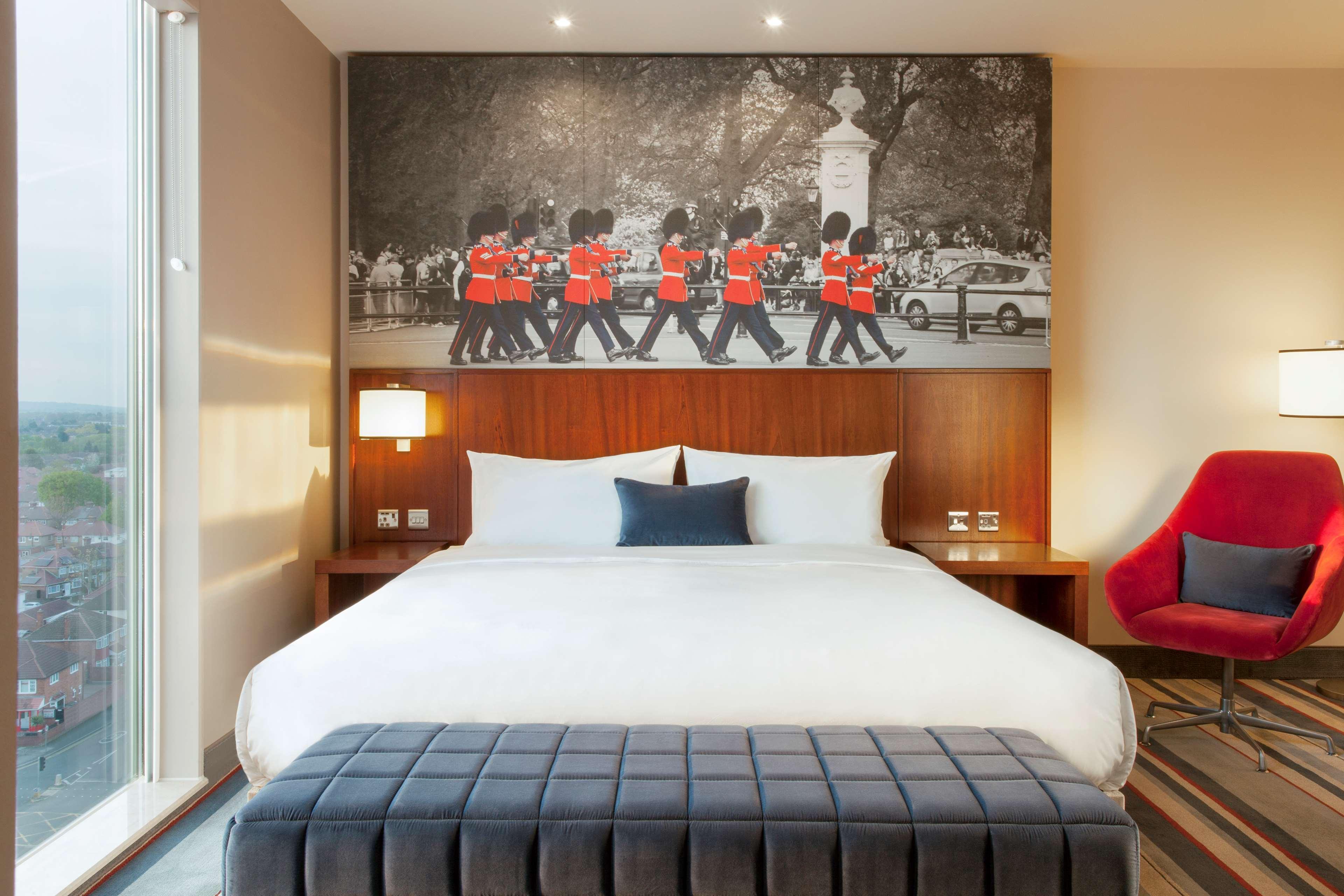 Hyatt Place West London Hayes Хитроу Экстерьер фото
