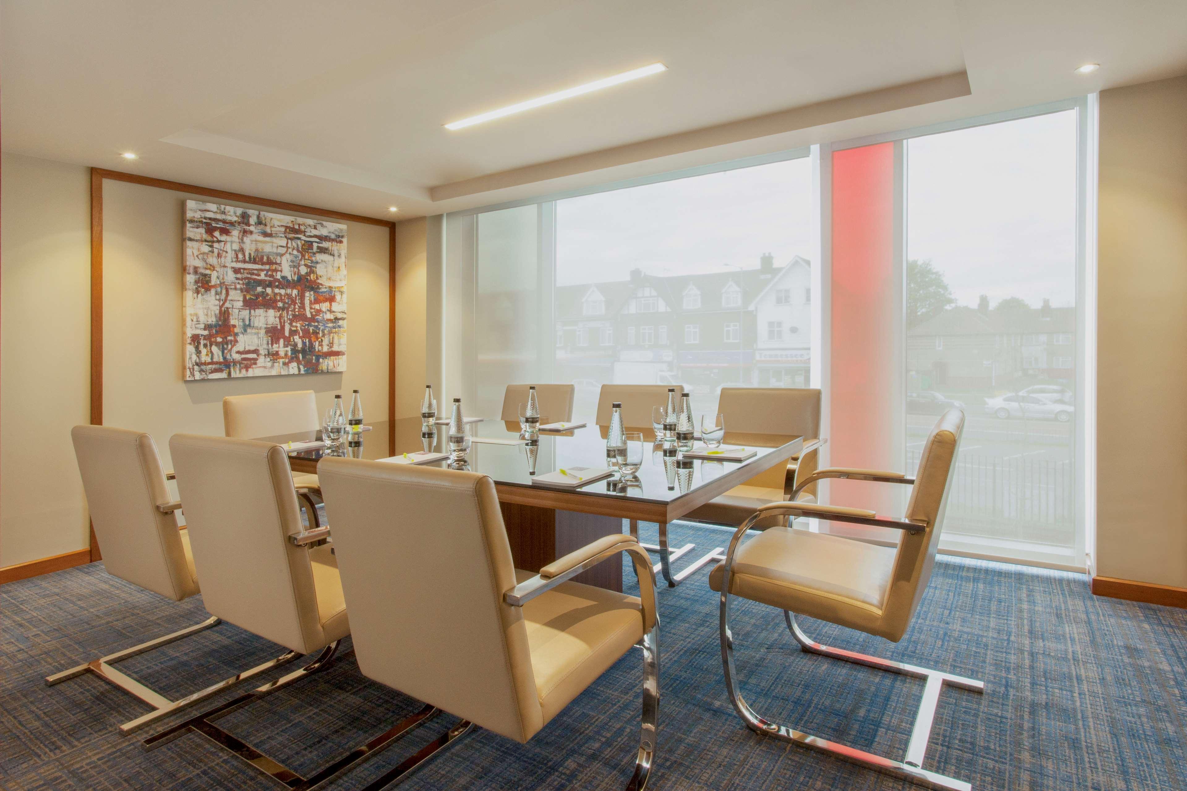 Hyatt Place West London Hayes Хитроу Экстерьер фото