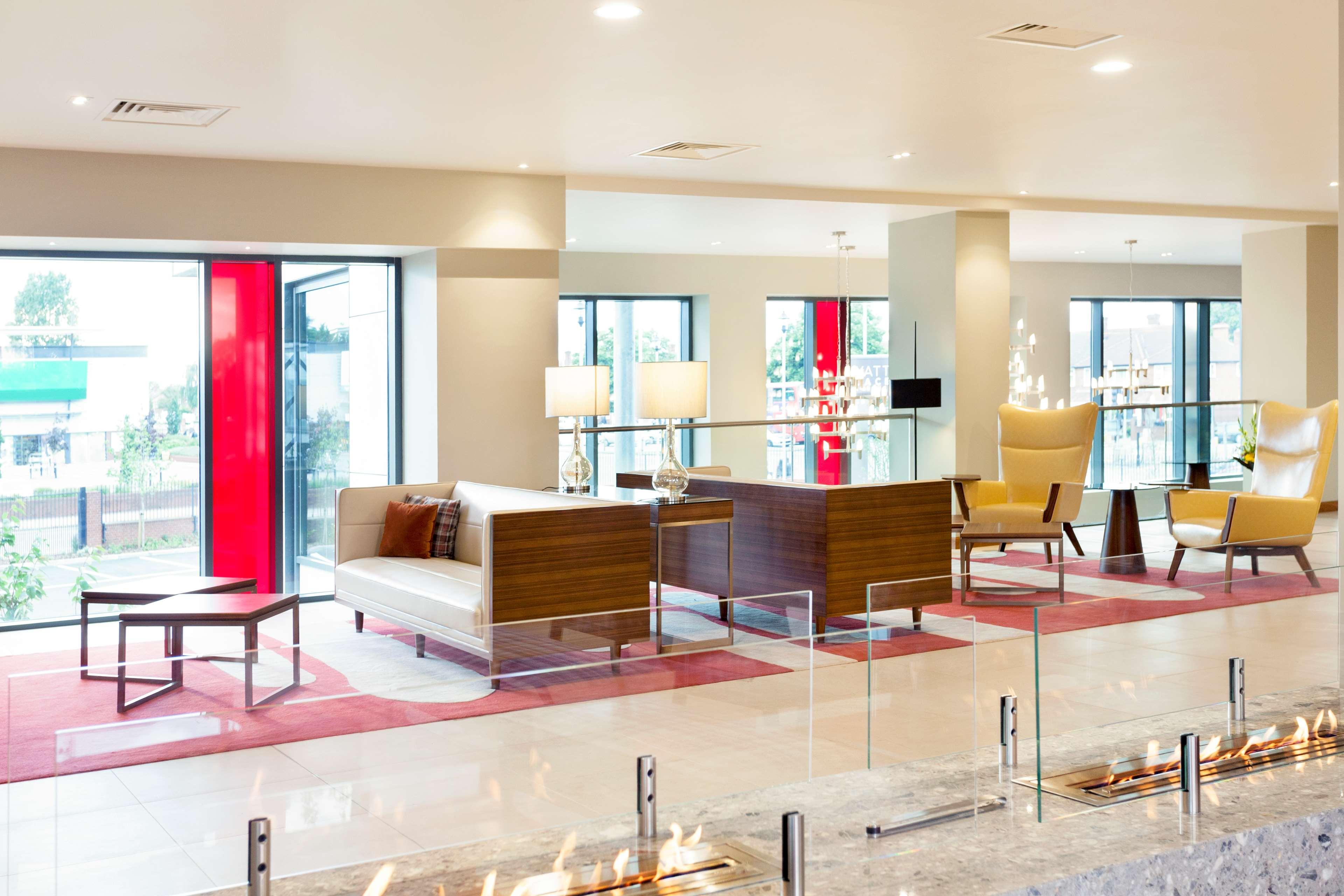 Hyatt Place West London Hayes Хитроу Экстерьер фото